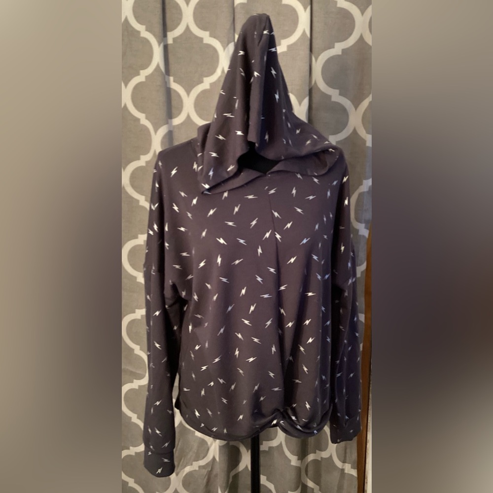 Cha Cha Vente XL Lightening Bolt Hoodie